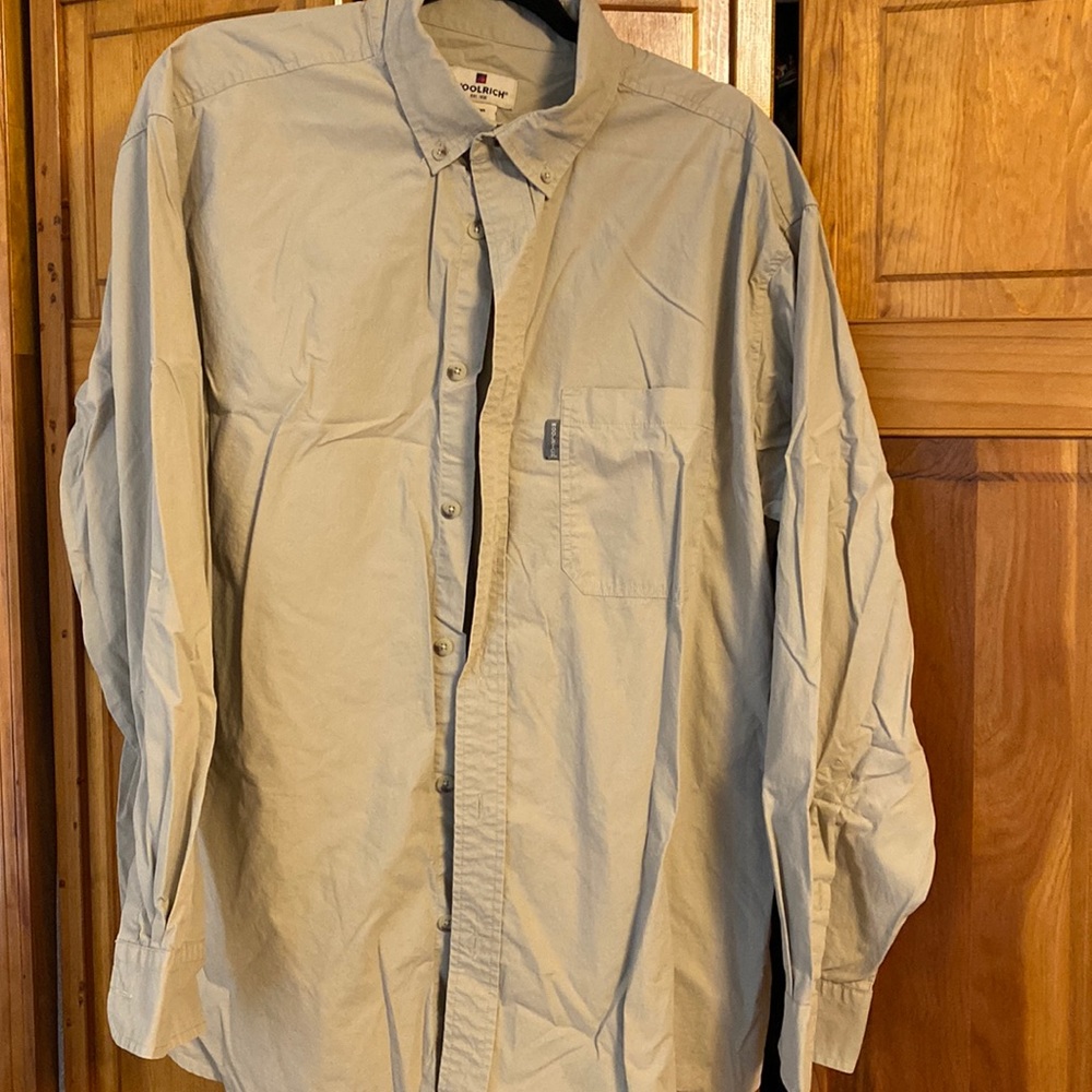 Men’s Woolrich button long sleeve shirt.